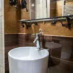 з кондиціонером на вулиці староєврейська 15 з ванною посеред спальні 利沃夫