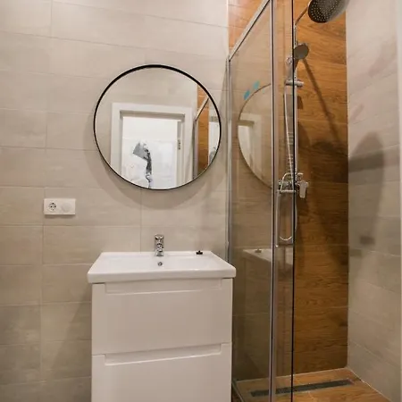 아파트 з кондиціонером на вулиці староєврейська 15 з ванною посеред спальні *