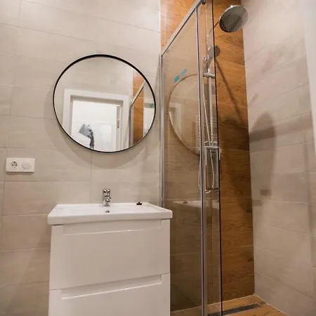 Apartment з кондиціонером на вулиці староєврейська 15 з ванною посеред спальні