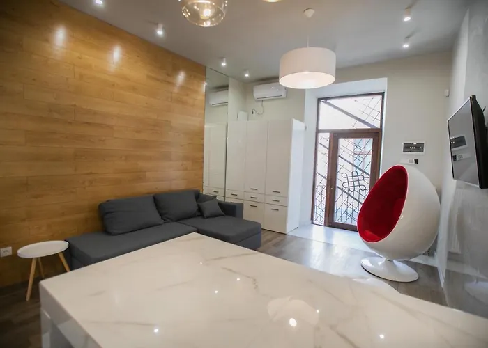 公寓 з кондиціонером на вулиці староєврейська 15 з ванною посеред спальні